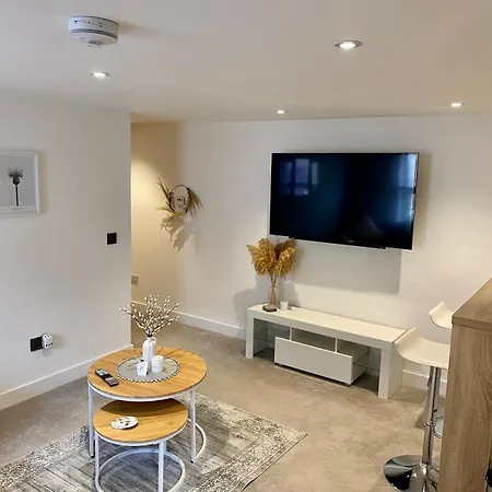 Modern 2 Bedroom Flat In Montrose Exterior photo